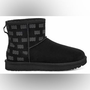 UGG MEN’S CLASSIC MINI II black logo repeat SIZE 13 perfect condition worn once